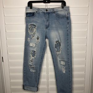 Distressed boyfriend jeans